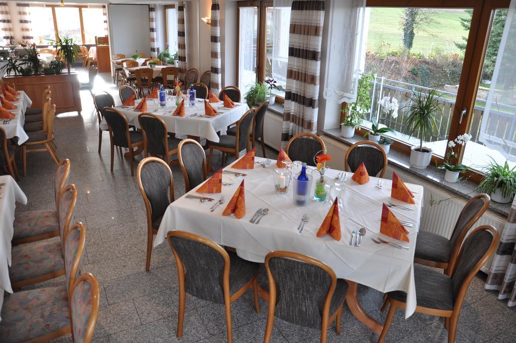 Rhoen-Hotel Sonnenhof - Restaurant & Cafe Poppenhausen Exteriér fotografie