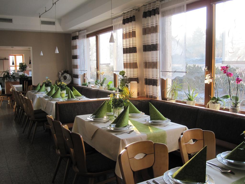 Rhoen-Hotel Sonnenhof - Restaurant & Cafe Poppenhausen Exteriér fotografie