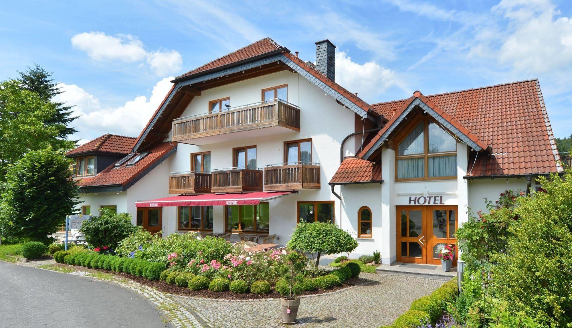 Rhoen-Hotel Sonnenhof - Restaurant & Cafe Poppenhausen Exteriér fotografie