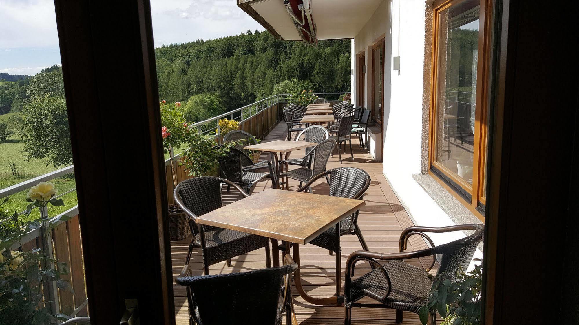 Rhoen-Hotel Sonnenhof - Restaurant & Cafe Poppenhausen Exteriér fotografie